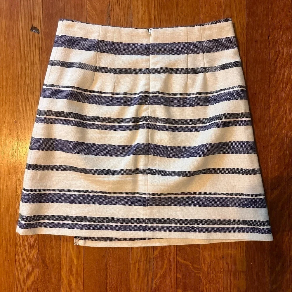 LOFT Size 6 Faux Wrap mini skirt